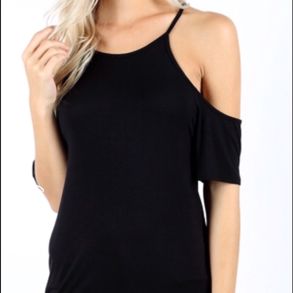 🎉 COLD SHOULDER TOP